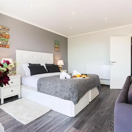 Villa Sun & Beach With Private Pool By Homing Sintra